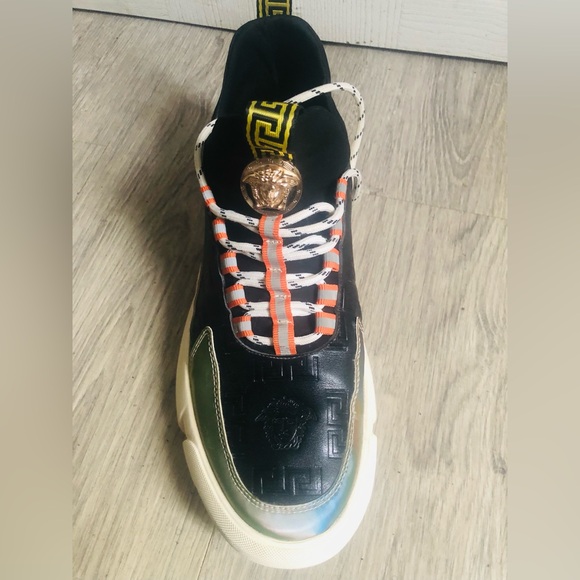 Versace men sneakers size 43EU, 9.5 US - Picture 3 of 11